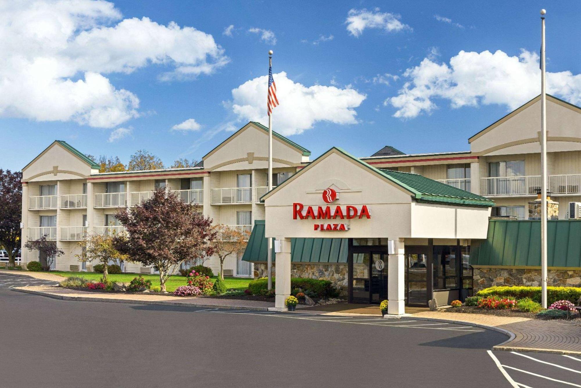 Ramada Plaza By Wyndham Portland Hotel Exterior foto